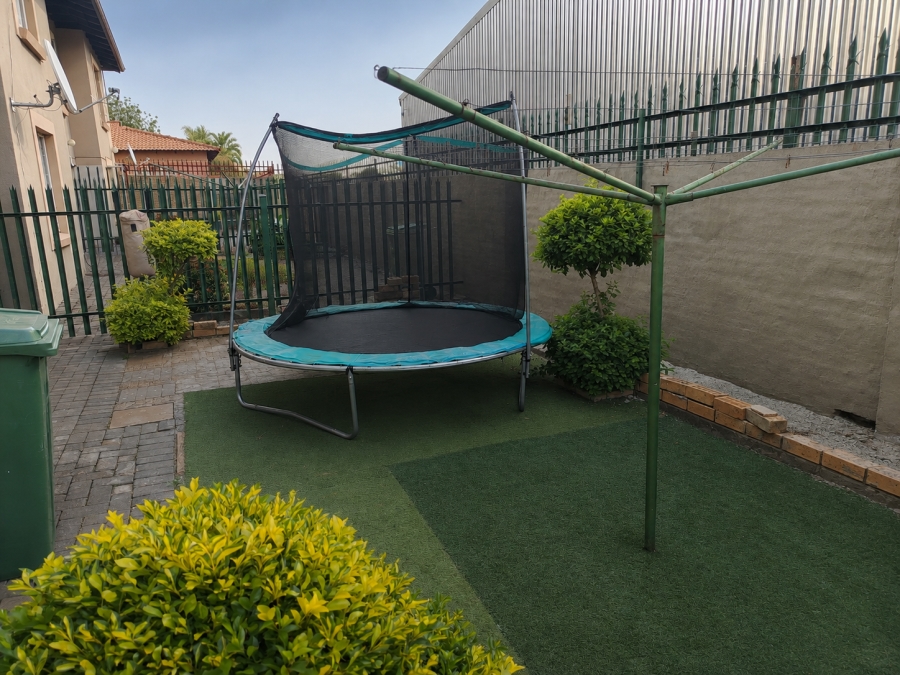 3 Bedroom Property for Sale in Waterval East North West